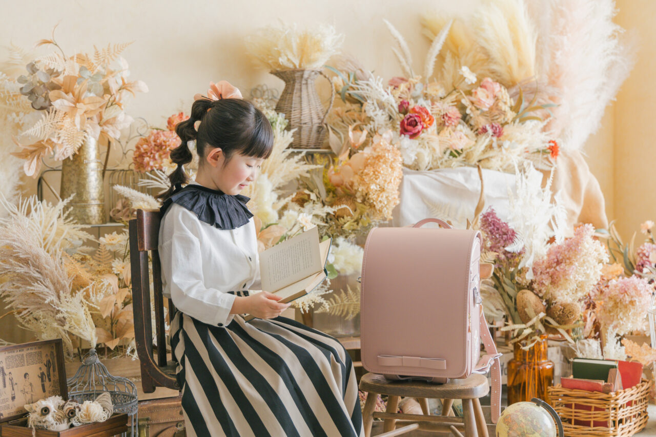 東京都墨田区の子供写真館・花と星フォトスタジオではランドセル撮影（入学＆卒業撮影）を行っています。押上や浅草エリアで写真スタジオを探している方は花と星フォトスタジオへ。