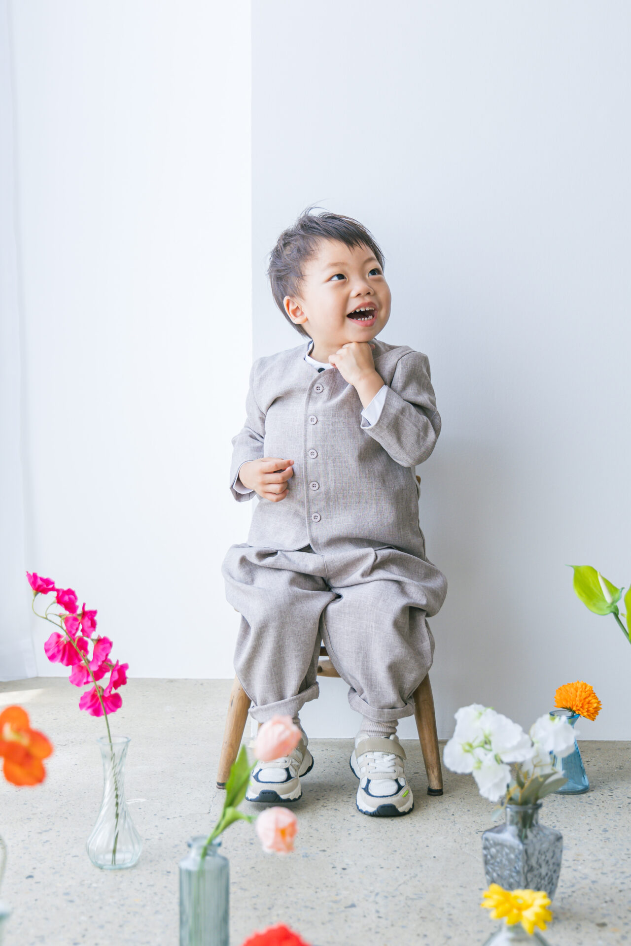 成田空港や羽田空港から電車で一本の子供写真館。七五三や家族写真など子供の写真撮影は墨田区・本所吾妻橋の花と星フォトスタジオがおすすめ。