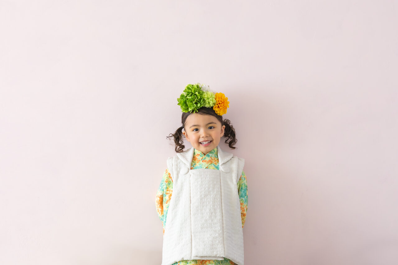 墨田区の子供写真館。ハーフバースデーや誕生日や七五三などの記念撮影は花と星フォトスタジオがおすすめ。